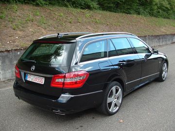 Mercedes E 220 - 6