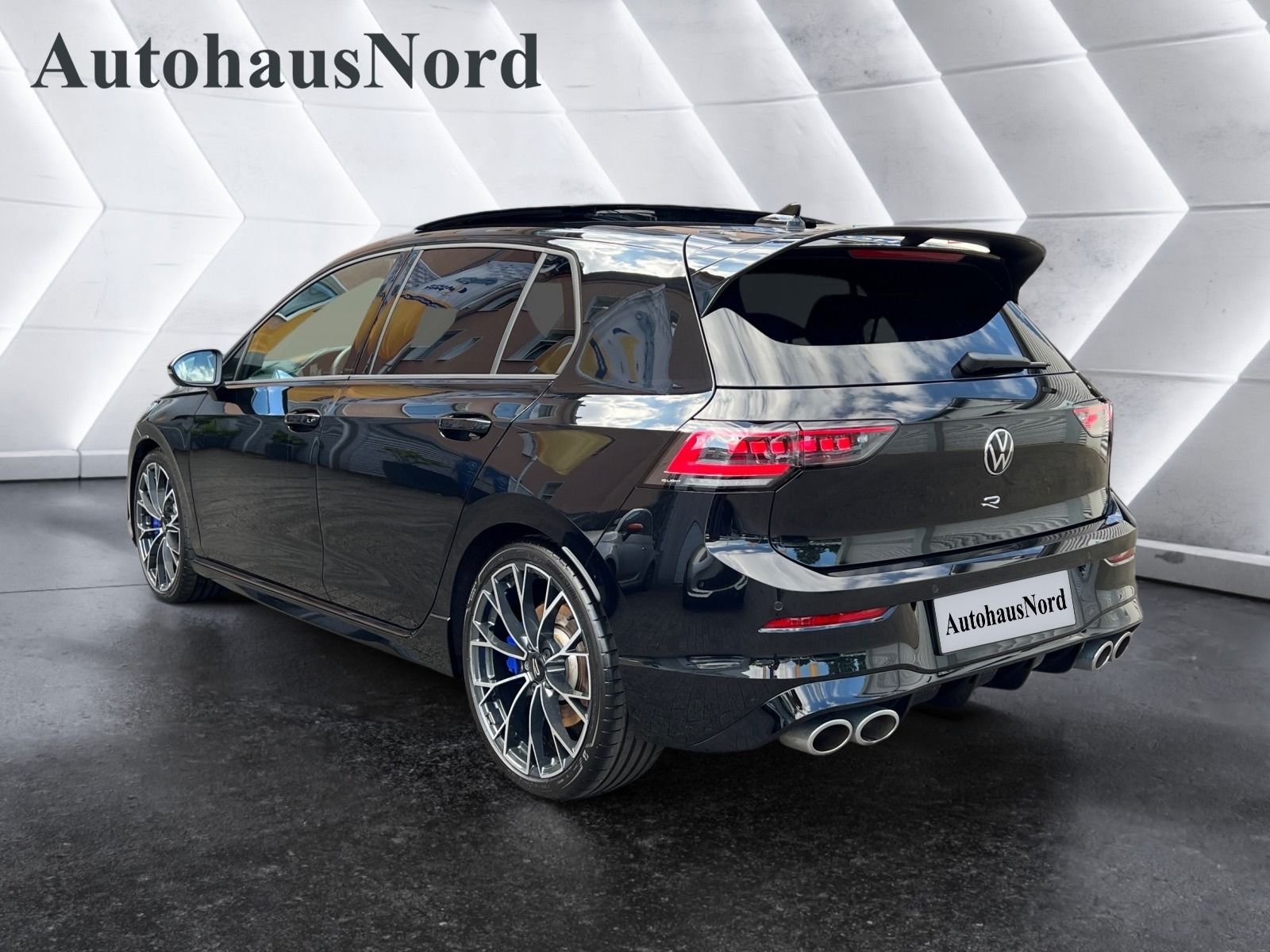 Volkswagen Golf VIII R 2.0 TSI R-PERFORMANCE BLACK-STYLE foto 3