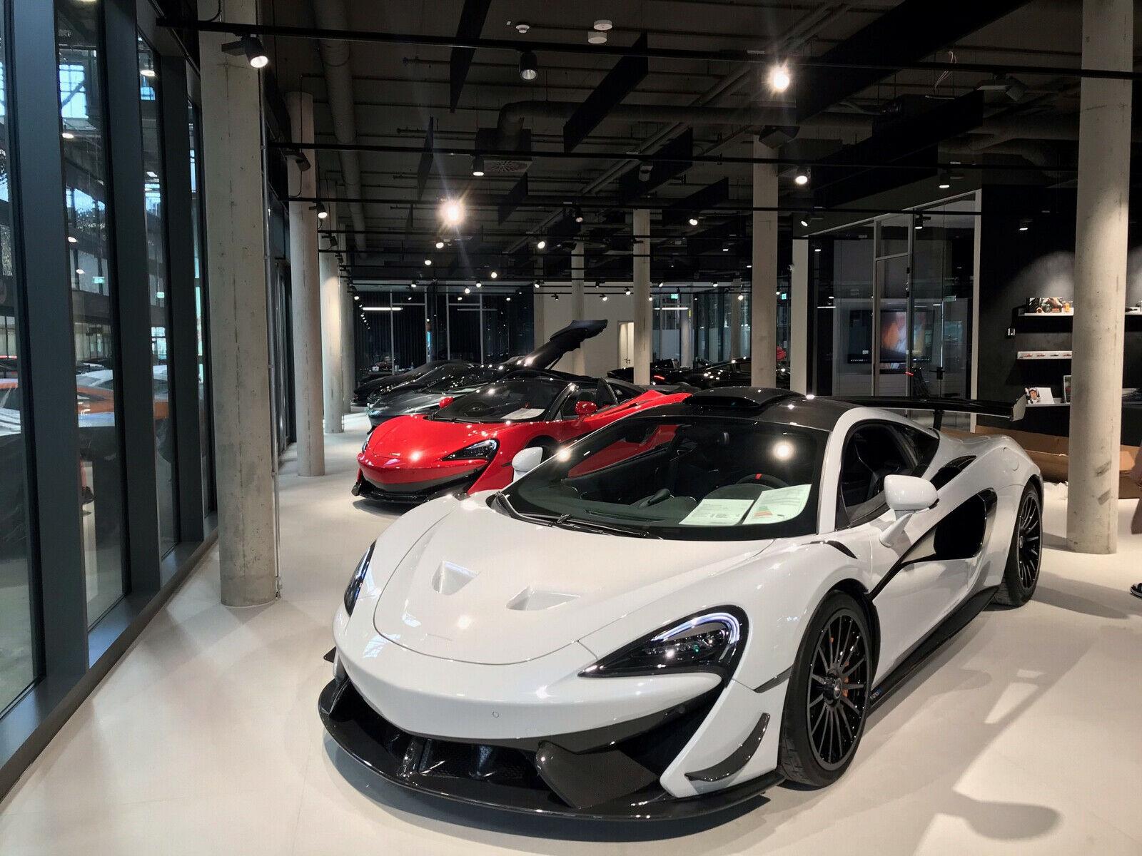 showroom-image-top