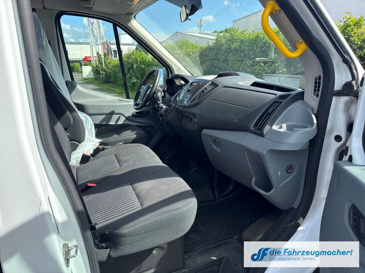 Fahrzeugabbildung Ford Transit Kombi 350 L3 Trend 2.0 TDCi *MOTORSCHADE