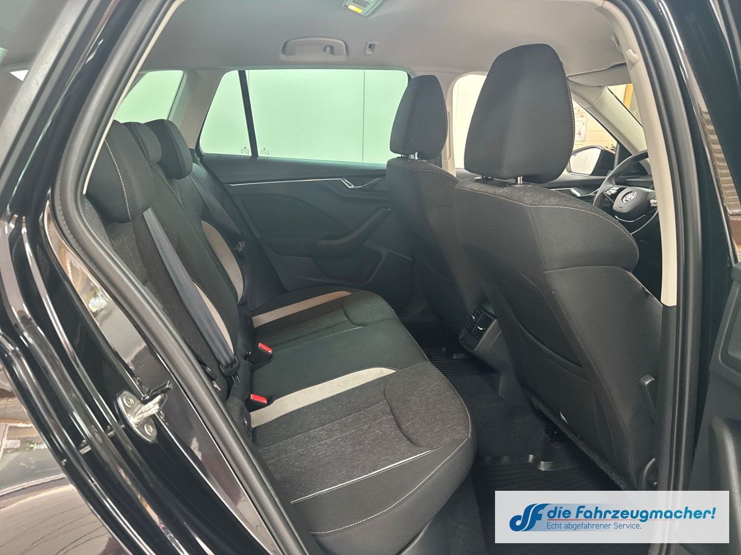 Fahrzeugabbildung SKODA Kamiq Style 1.0 TSI Navi Digitales Cockpit LED