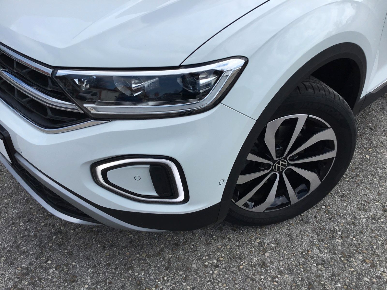 Fahrzeugabbildung Volkswagen T-Roc 1.5 TSI DSG Style+ACC+MatrixLED+Kessy+Navi