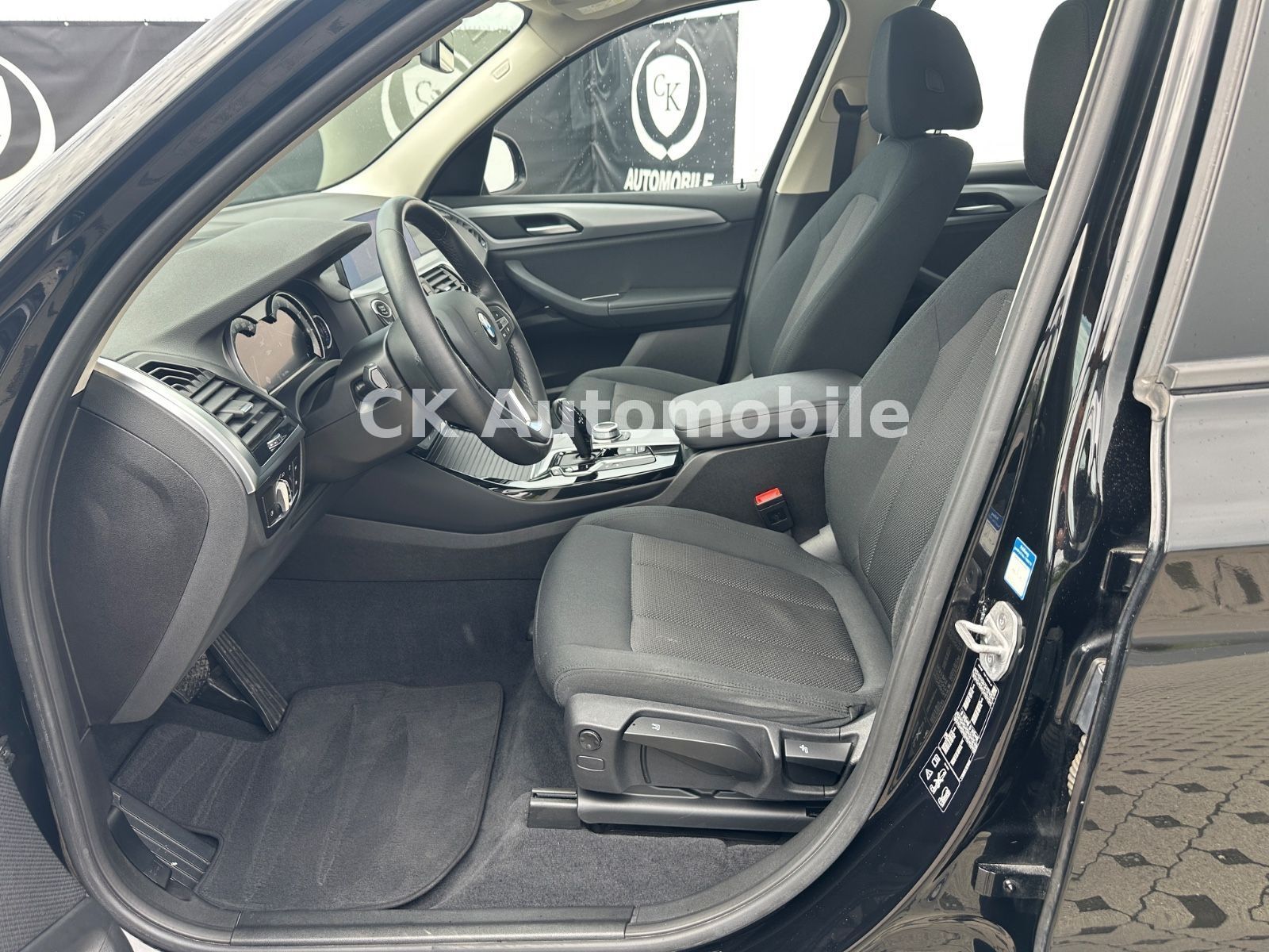 Fahrzeugabbildung BMW X3 xDrive20i Advantage/Navi/Head-Up/LED/Kamera