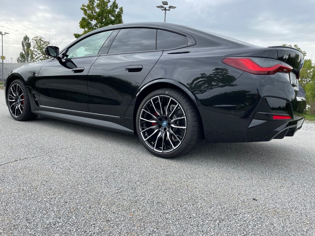 Image of BMW i4