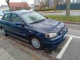 Opel Astra 1.6 Njoy Automatik Njoy - Opel Astra Njoy mit Benzin-Antrieb