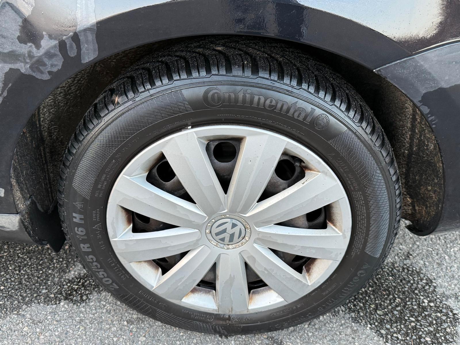 Volkswagen Passat 2011 — photo 13