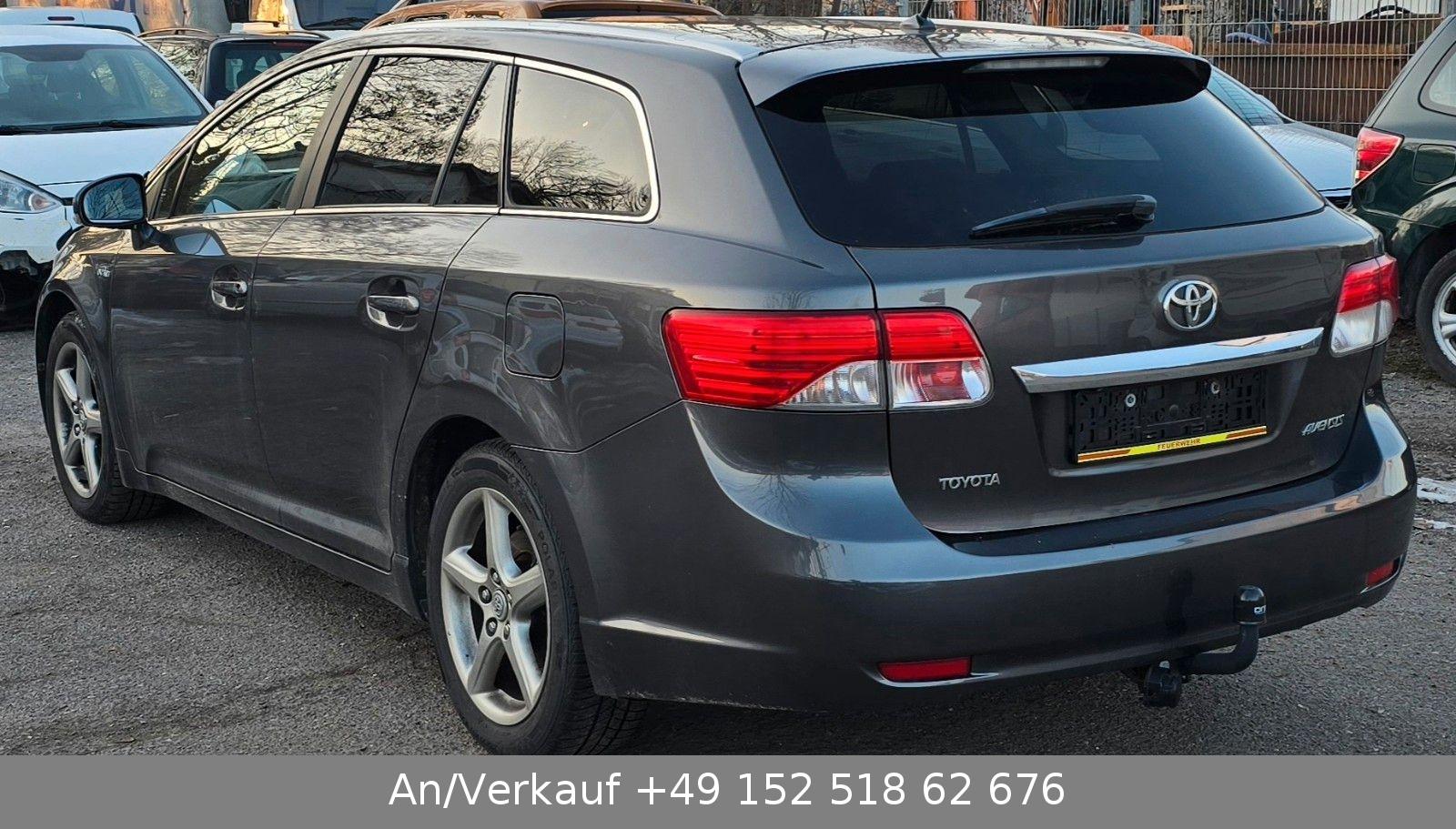 Toyota Avensis Combi 2,2-l-D-CAT Executive Alu !!!