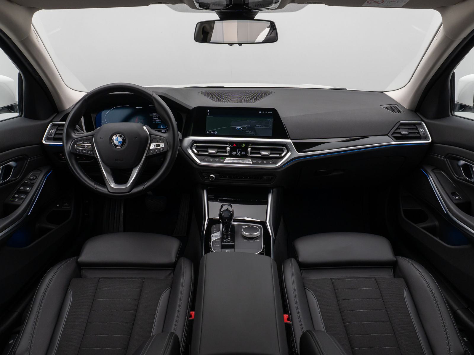 Fahrzeugabbildung BMW 330e xD Sport Line Kamera DAB Stop&Go Alarm LED