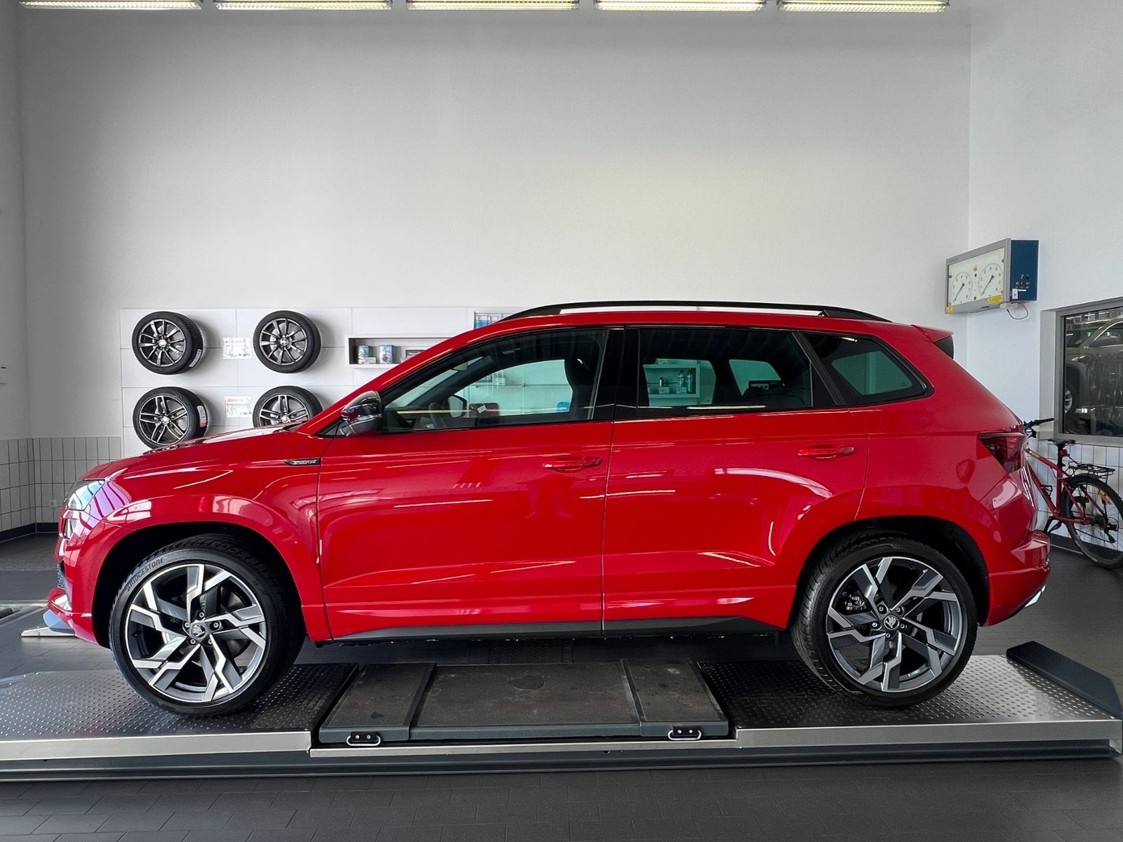 Fahrzeugabbildung SKODA Karoq Sportline 2.0 TSI DSG 4x4 *AHK,CANTON-Soun