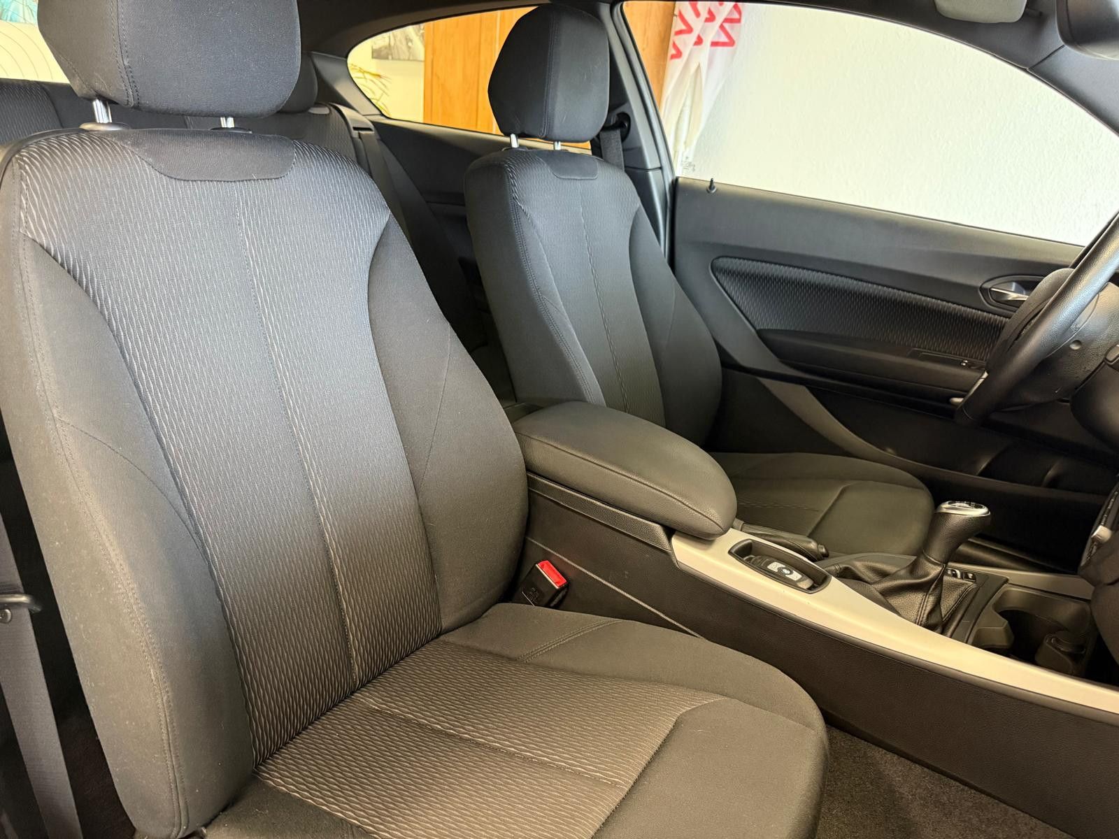 Fahrzeugabbildung BMW 116 i Limousine 3-trg. / SCHECKHEFT/ NUR 86.TKM