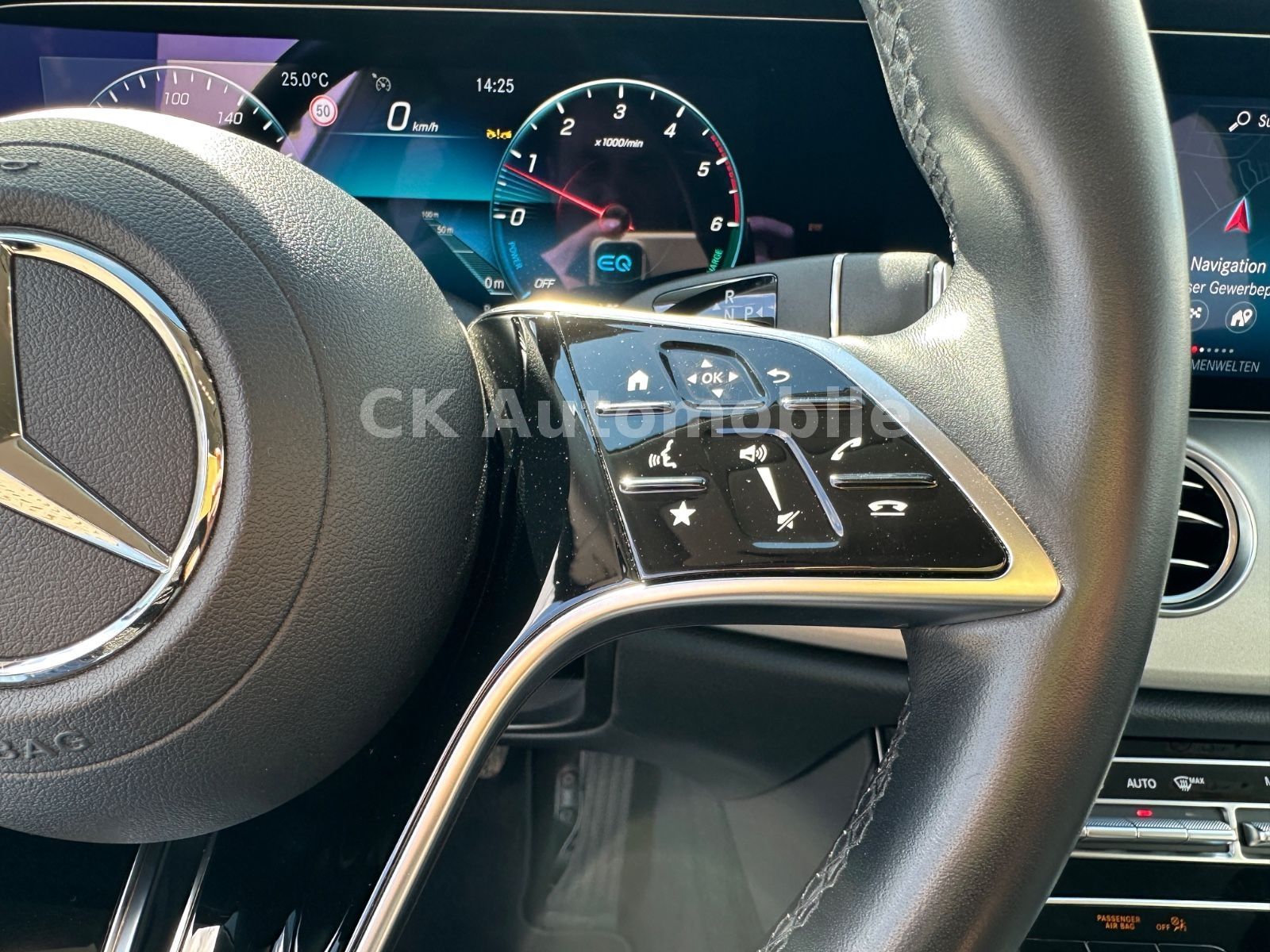 Fahrzeugabbildung Mercedes-Benz E 300de T-Modell Avantgarde/Widescreen/LED/AHK