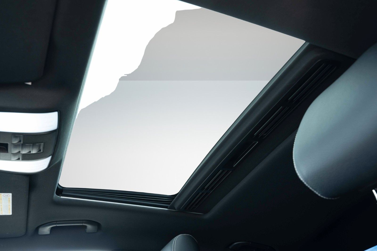 Fahrzeugabbildung Mercedes-Benz CLS 500 AMG XENON PANO LEDER MEMORY 19" TEL H&K