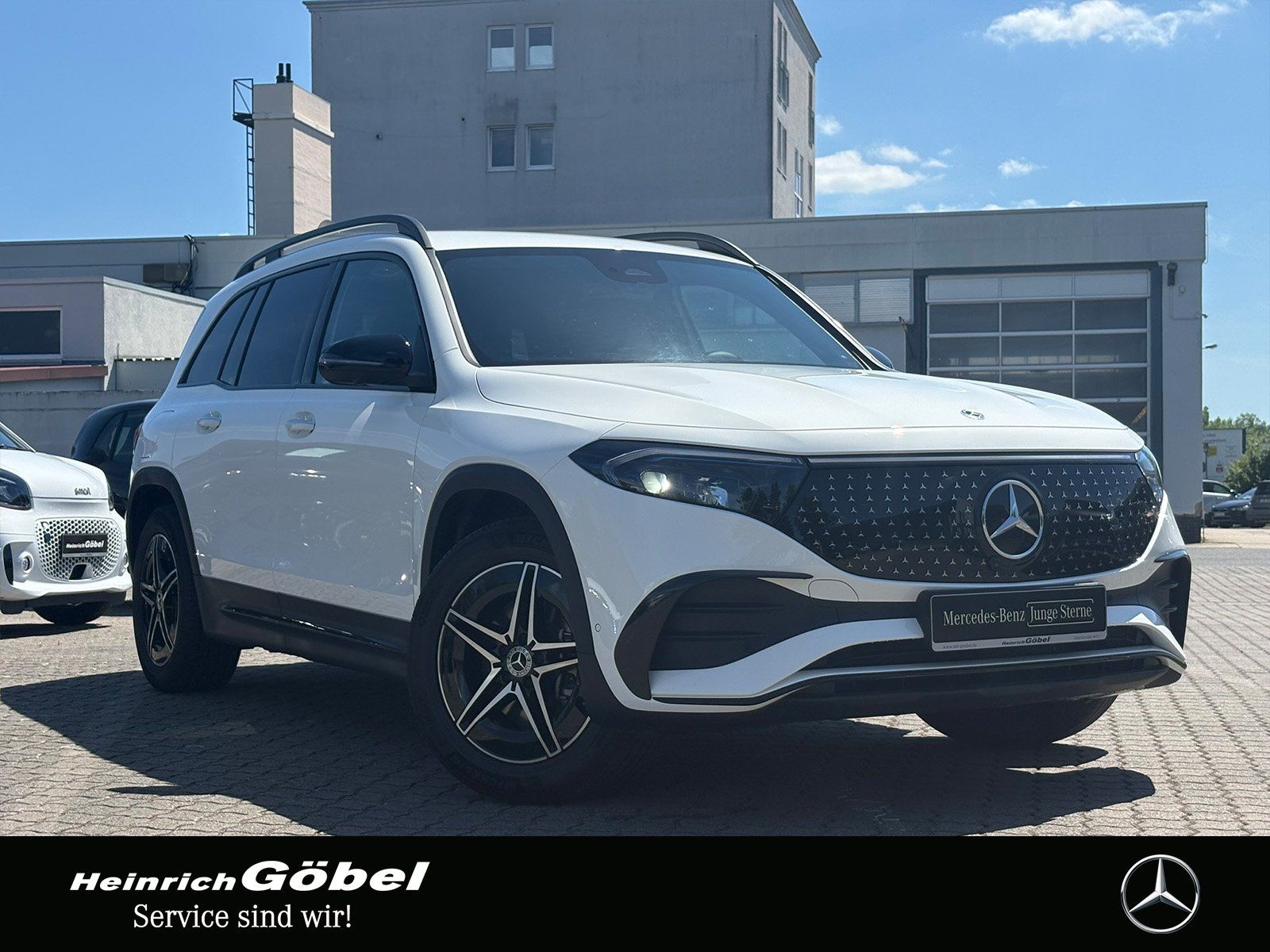Fahrzeugabbildung Mercedes-Benz EQB 300 AMG-LINE HEAD-UP*BURMESTER*360°*MEMORY