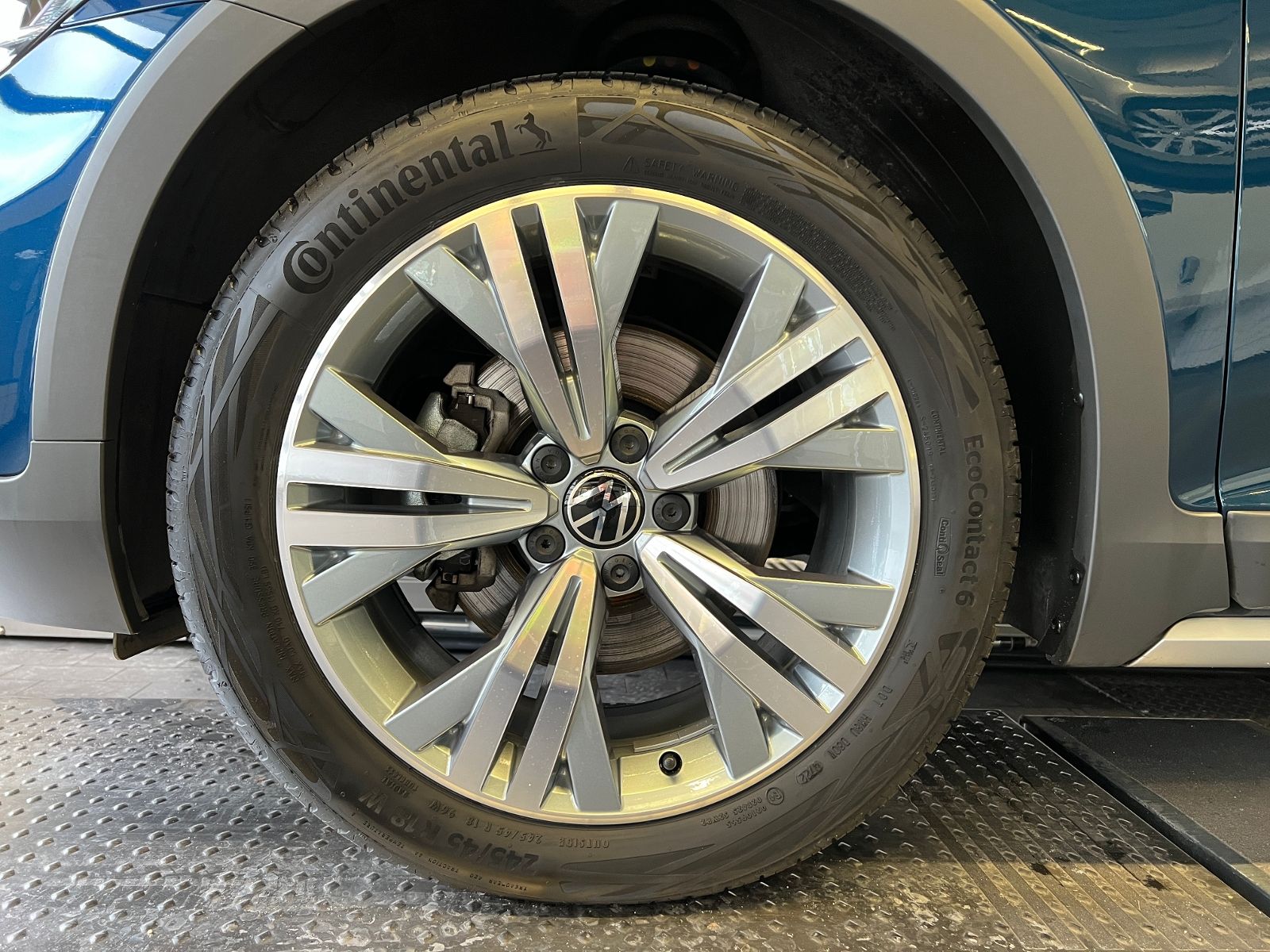 Fahrzeugabbildung Volkswagen Passat Alltrack Variant 2.0 TDI DSG 4MOTION *AHK