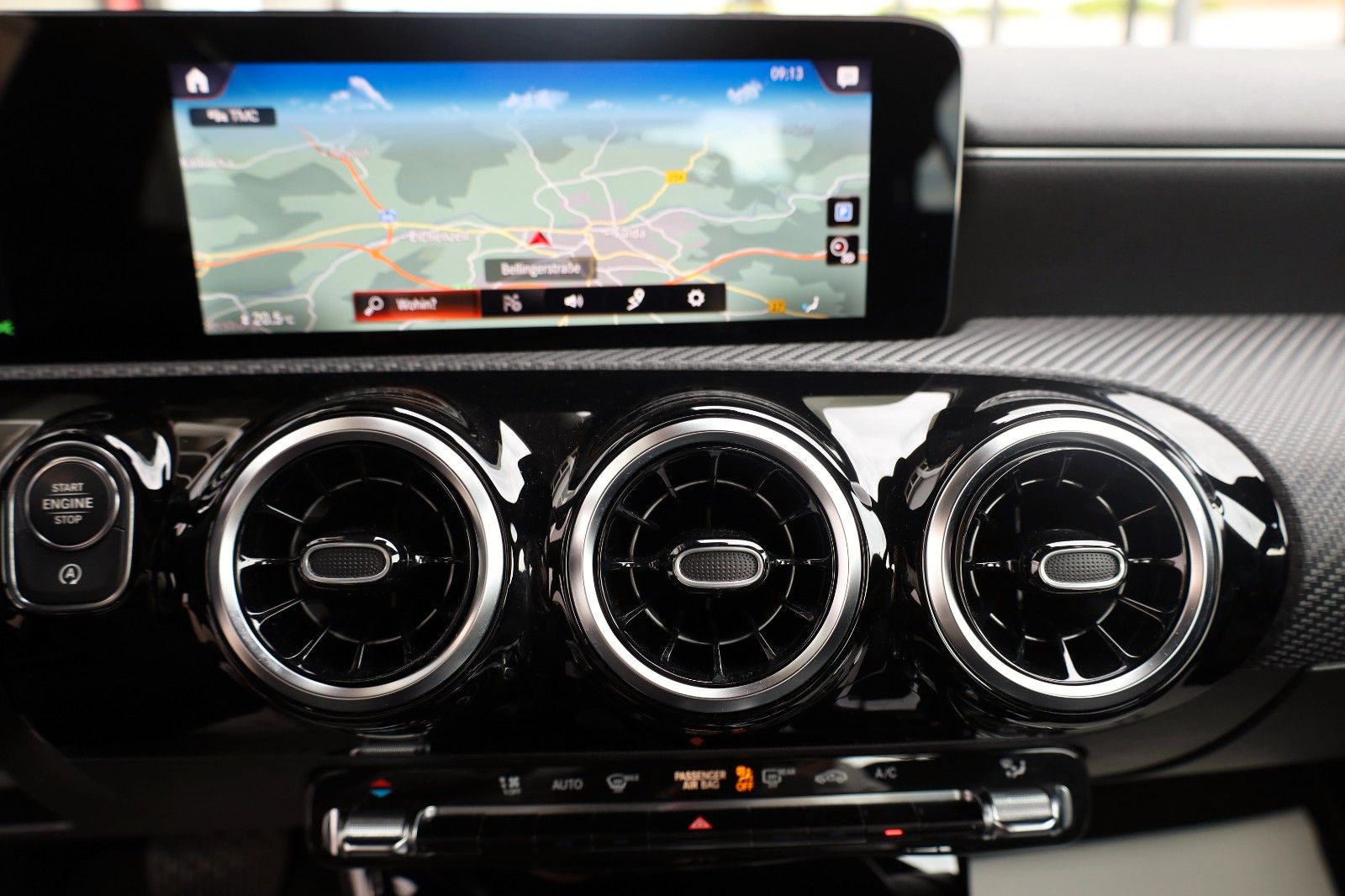 Fahrzeugabbildung Mercedes-Benz CLA 200 d, Navi, SH, Carplay, Kamera, Widescreen