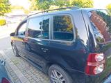 Volkswagen VW Touran 1.4 Benzin  2 Hand. mit dachbox - : Dachbox
