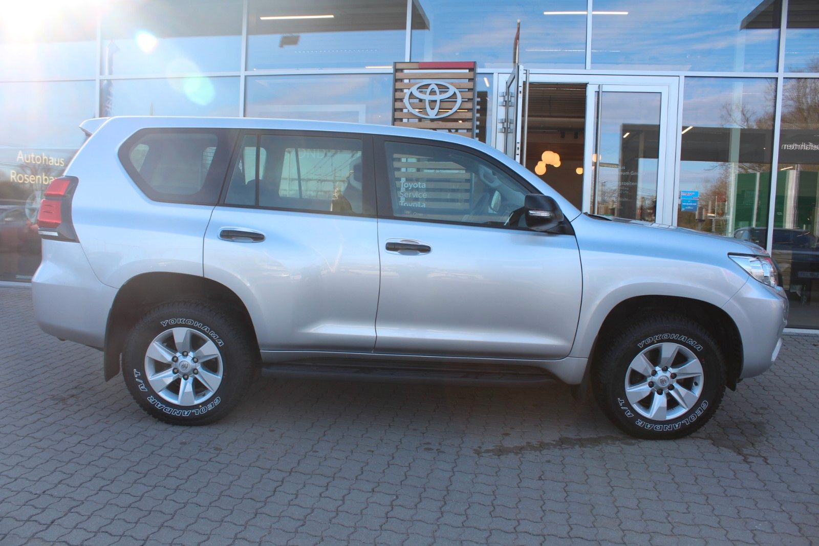 Toyota Land Cruiser Basis 2.8 Automatik*4x4*AHK*PDC*GJR foto 9