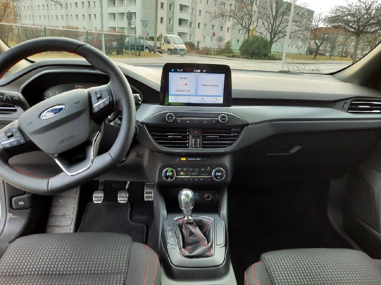 Fahrzeugabbildung Ford Focus ST-Line Freisprech, Navi, Winterpaket