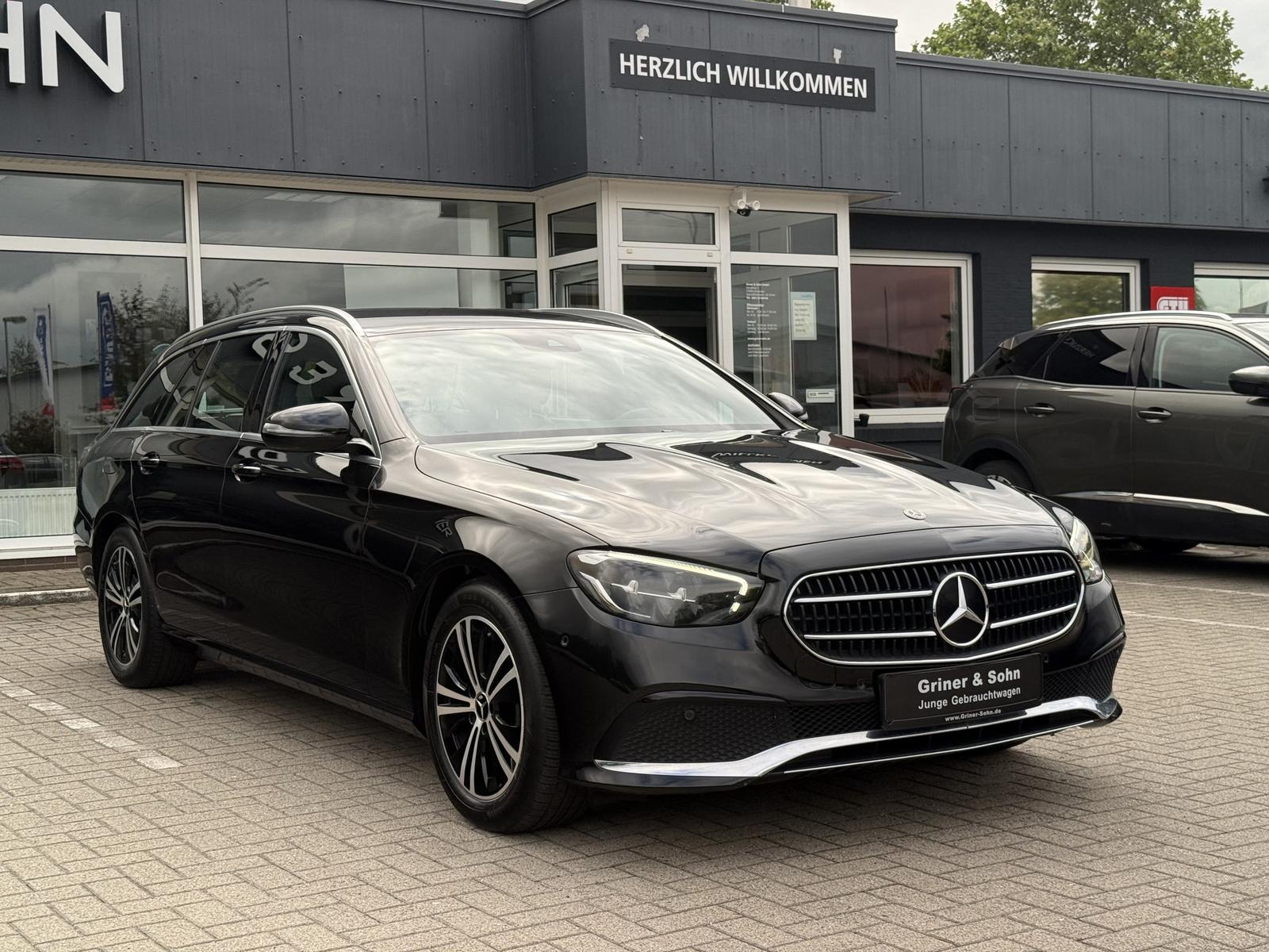 Mercedes-Benz E 200 d,T-M Avantgarde,T-Leder,R-Kam,Ambiente