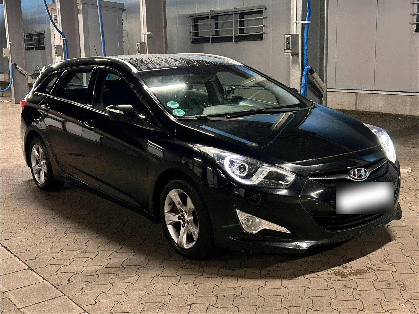 Hyundai i40 2014 — rear view