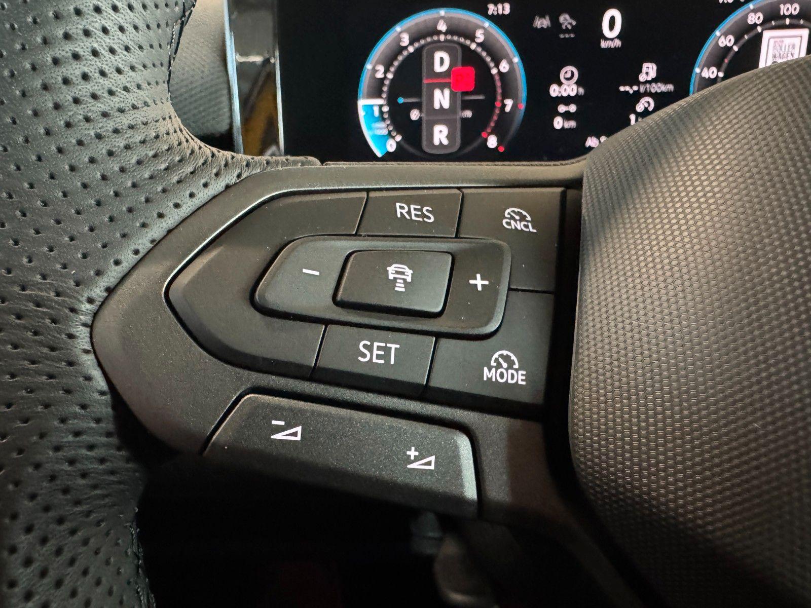 Volkswagen T-Roc R-Line Black Style DSG | Pano | AHK | ACC