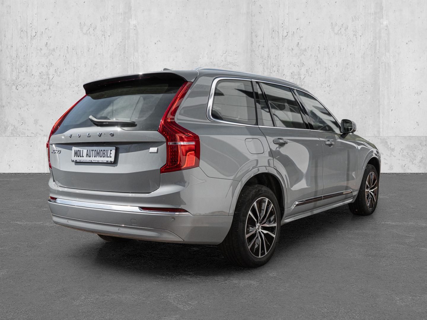 Volvo XC90 Core Recharge Plug-In Hybrid AWD 7-Sitzer S imagem 2