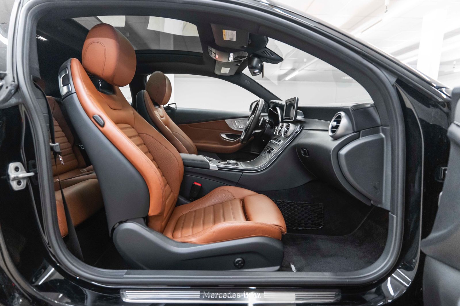 Fahrzeugabbildung Mercedes-Benz C 43 AMG 4Matic KAM LED NAV TOTW M+S