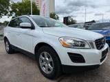 Volvo XC 60 XC60 Momentum AWD+AUTOMATIK+XENON+SITZHEIZ - gebrauchte Volvo XC60 aus dem Jahr 2011