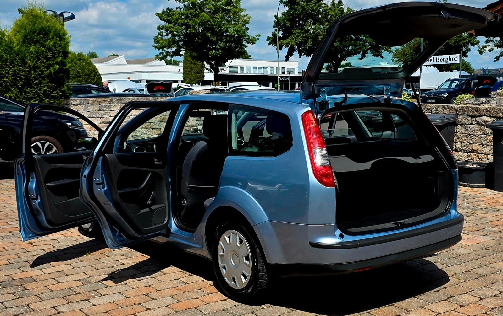 Ford Focus 2006 — photo 17