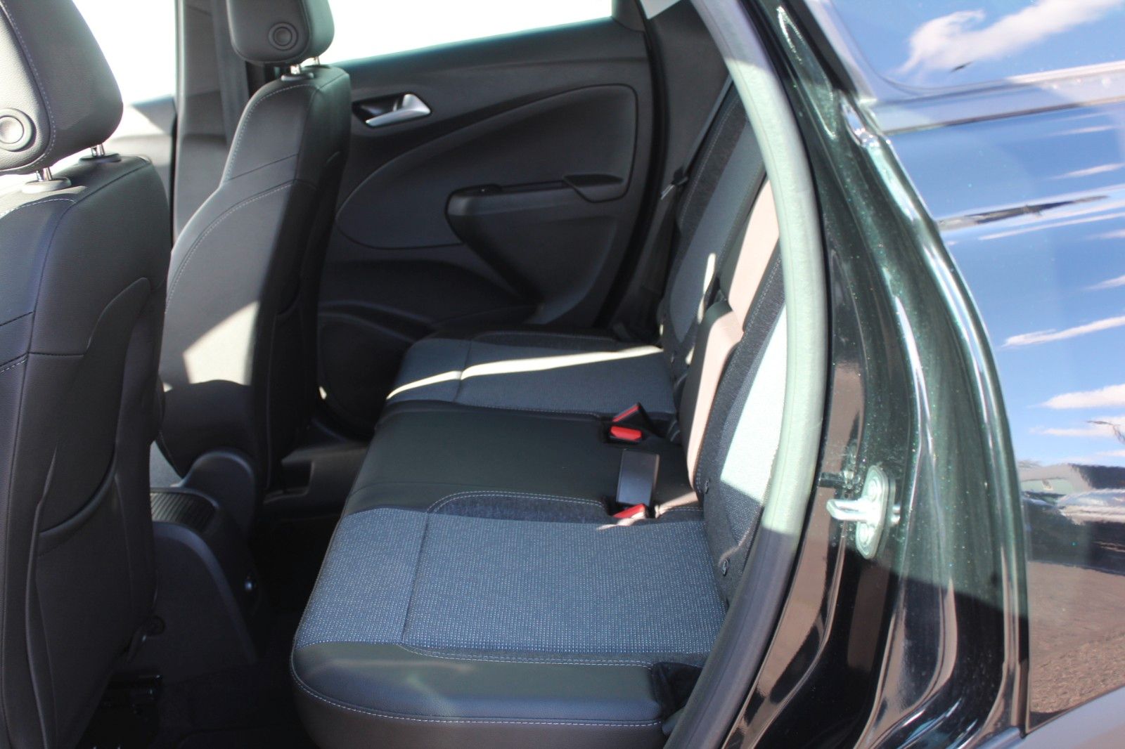 Fahrzeugabbildung Opel Crossland Elegance Allw.*Navi*Kamera*Sitzh.