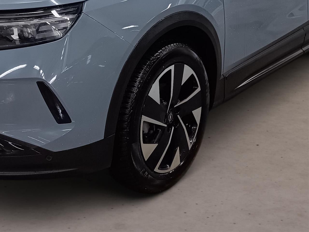 Fahrzeugabbildung Opel Grandland GS MHEV AT+HeadUp+Navi+elektr. Heckkla