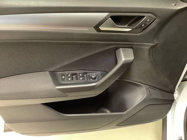 T-Roc Active 1,5 TSI  110 kW LED, Navi, ACC, SHZ