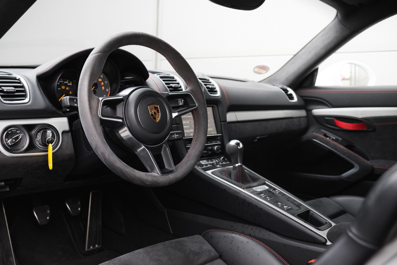 Fahrzeugabbildung Porsche Cayman GT4-Sport-Chrono-Approved-PCM
