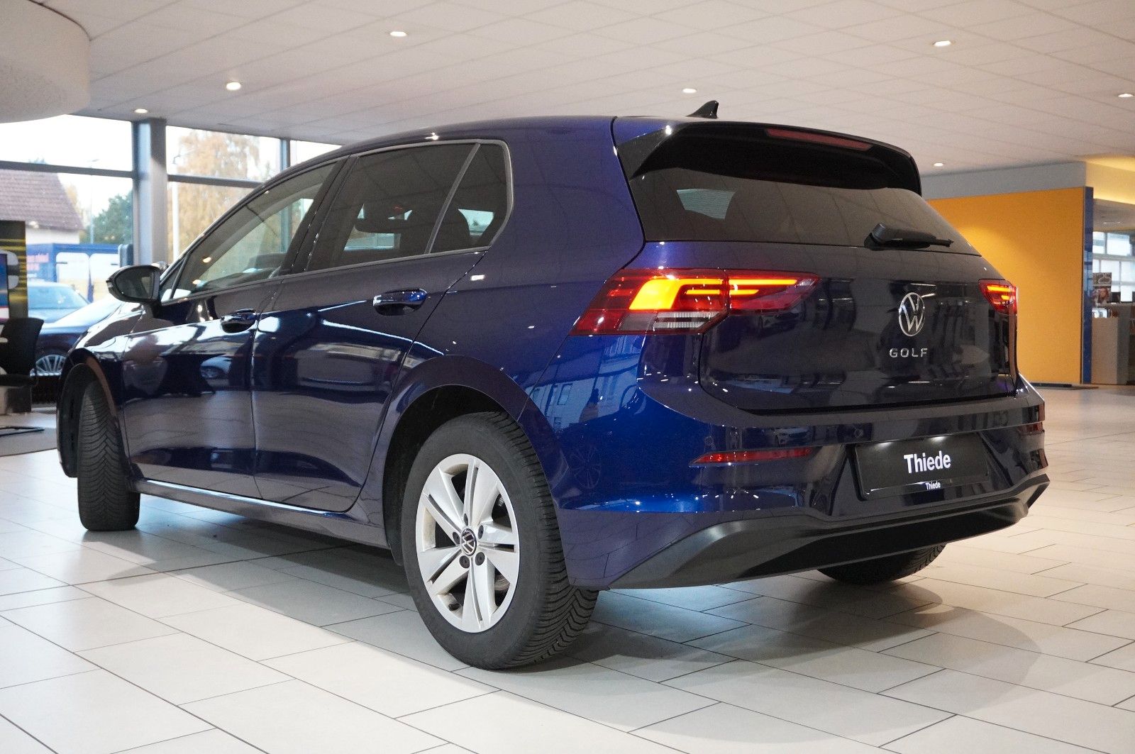 Fahrzeugabbildung Volkswagen Golf VIII Lim. 2.0 TDI LIFE DSG NAVI/LED/KAMERA