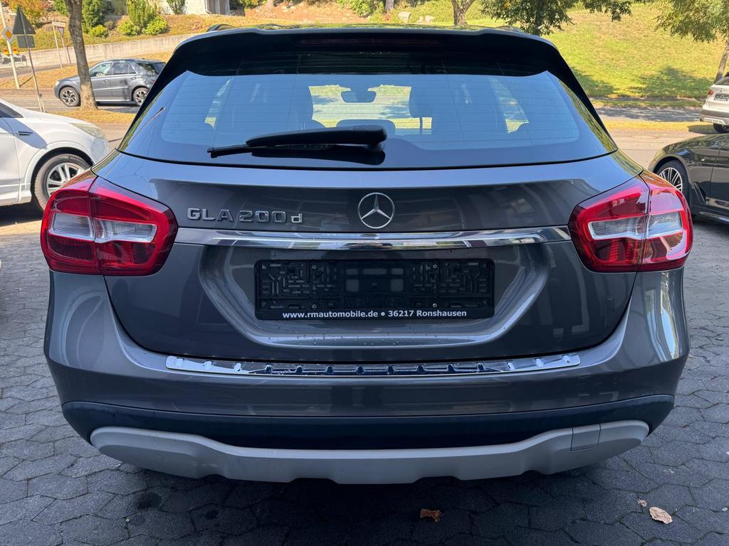 Mercedes-Benz GLA 200