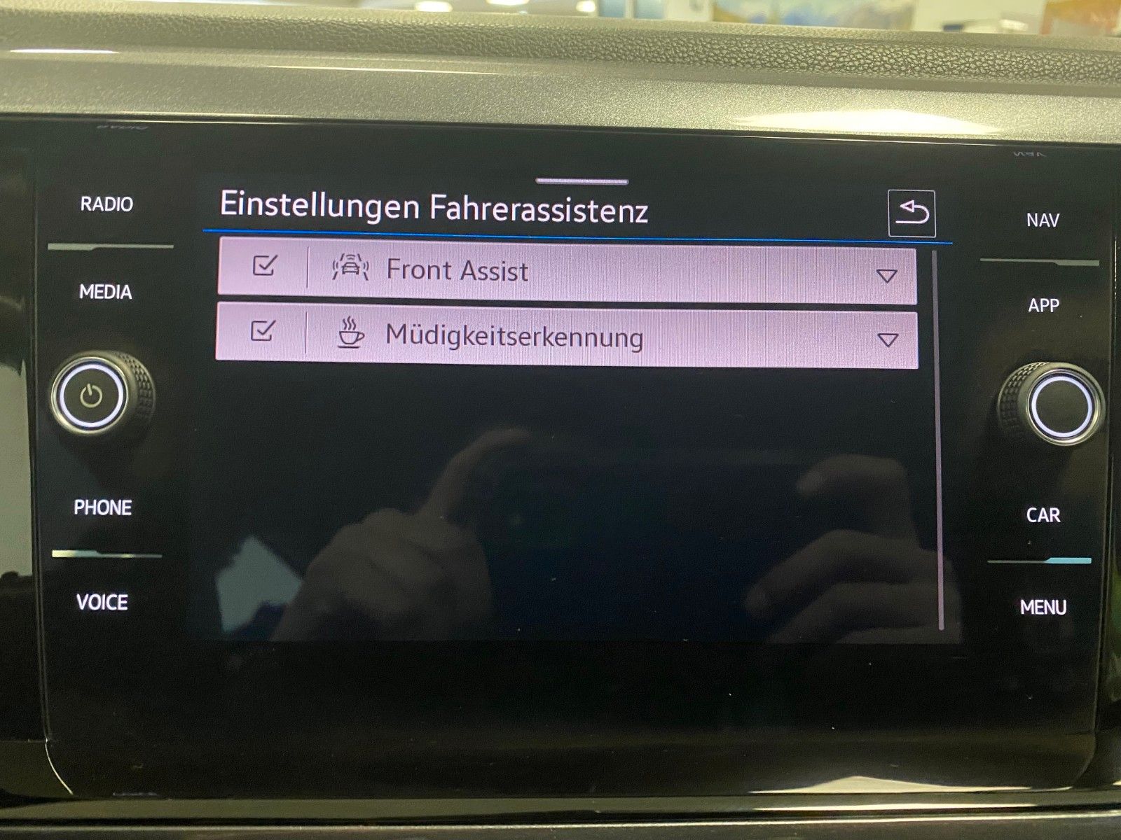 Fahrzeugabbildung Volkswagen Polo 1.0 TSI DSG Highline+NAVI+voll LED+PDC vo+h