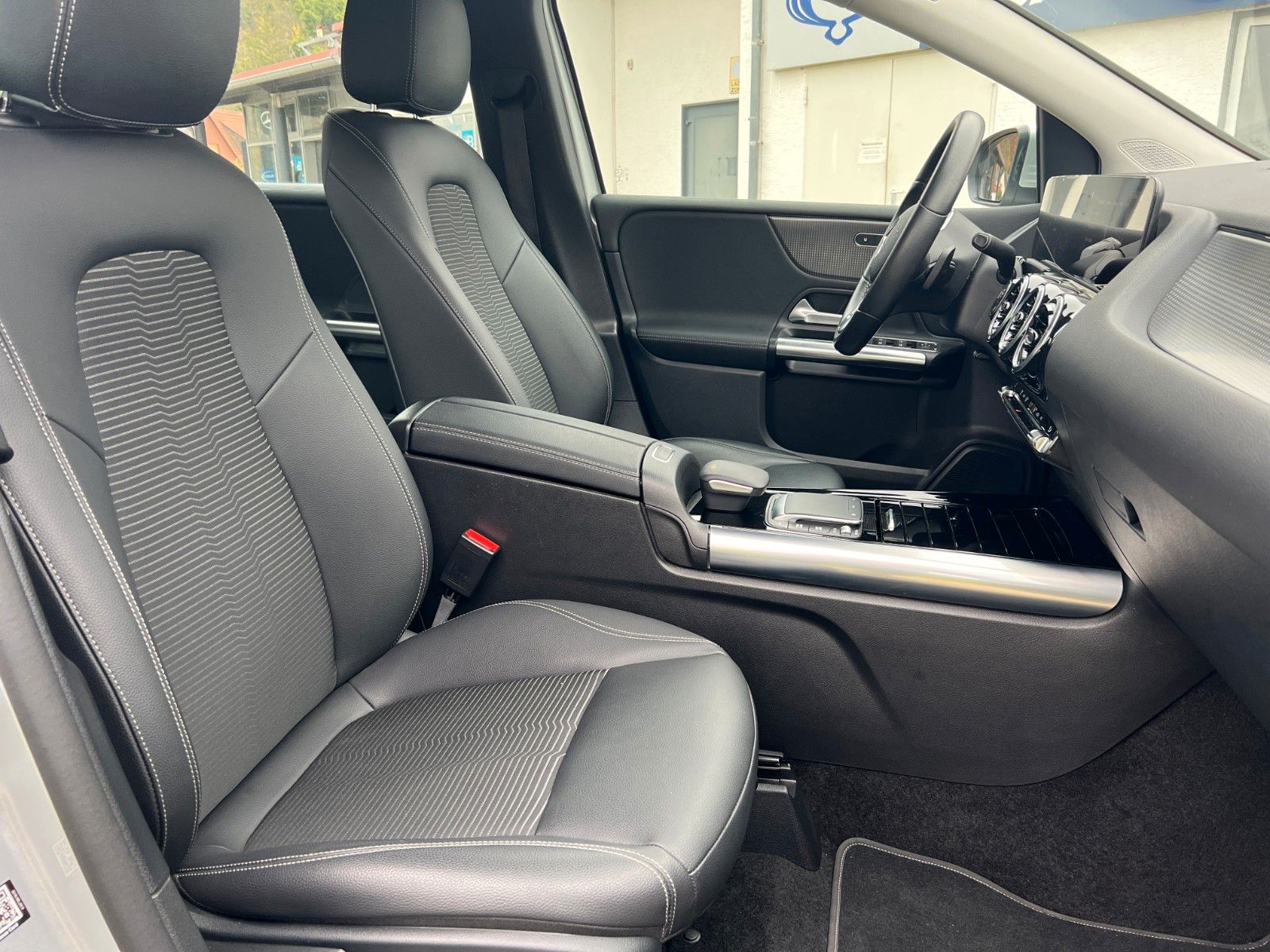 Fahrzeugabbildung Mercedes-Benz B 200+PROGRESSIVE+SH+PARKPAKET+BREMSASSISTENT+++