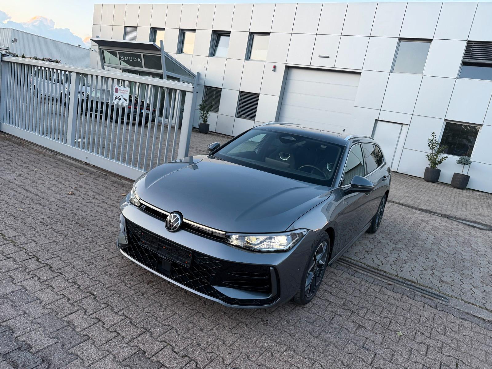 Volkswagen Passat 2.0 TDI R-line AHK*ACC*LANE*SIDE*360°*DCC