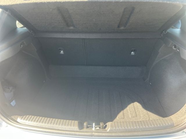 Fahrzeugabbildung Hyundai i30 Select 1.4 Fahrerprofil Spurhalteass. Fernli