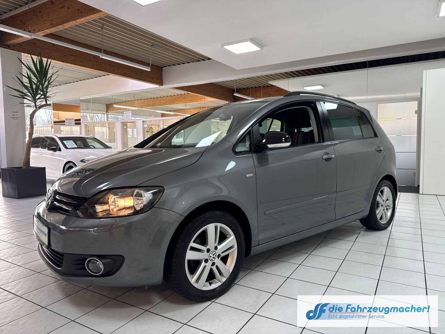 Fahrzeugabbildung Volkswagen Golf Plus VI Match  2-Zonen-Klimaautom*EXPORT