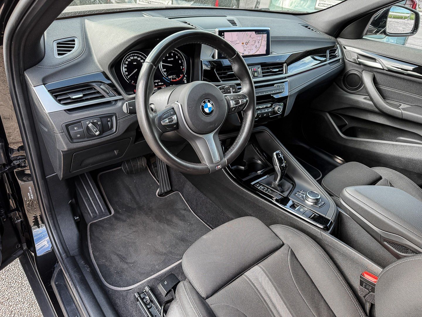 BMW X2 sDrive18i RFK + NAVI + LED + PDC + DAB + UVM. foto 8