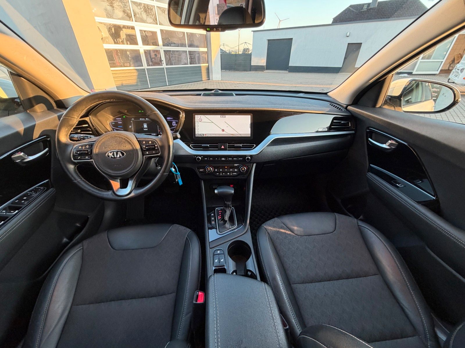 Fahrzeugabbildung Kia Niro Vision Plug-in Hybrid Navigation Style Pake