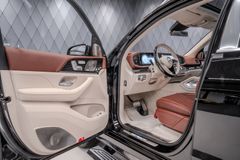 GLS 600 MAYBACH 2025 BLACK/BROWN 4D VIP SEATS