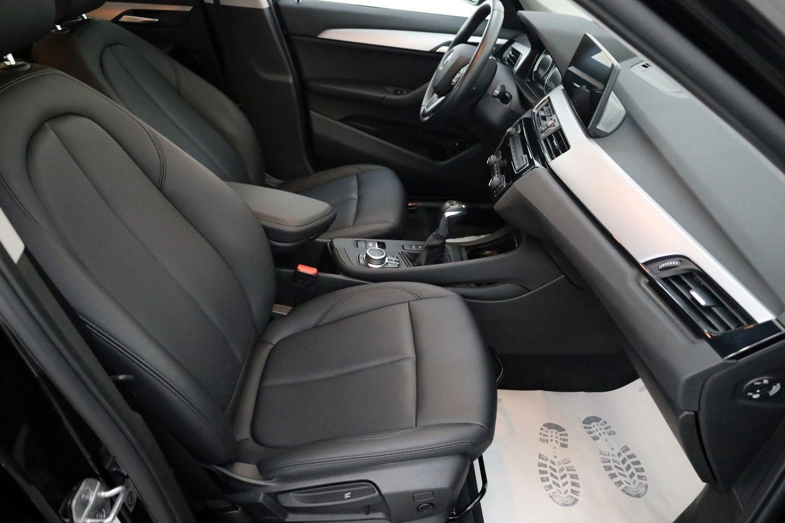 Fahrzeugabbildung BMW X1 xDrive 25e Advantage,Leder,Navi,HUD,Kamera,SH