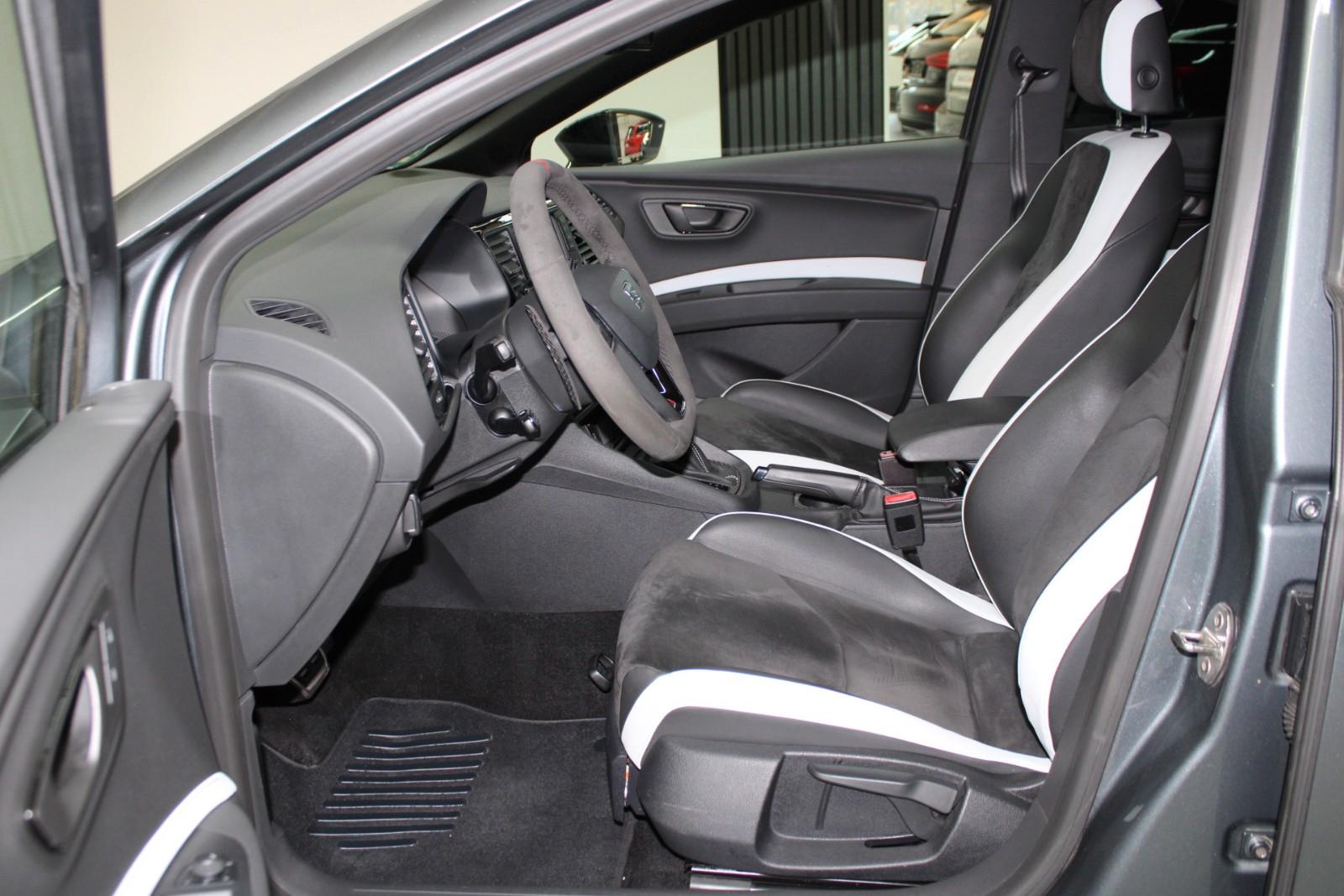 Seat Leon ST Cupra 280 ch DSG – Toit panoramique – Baquets Alcantara – DCC – LED – GPS