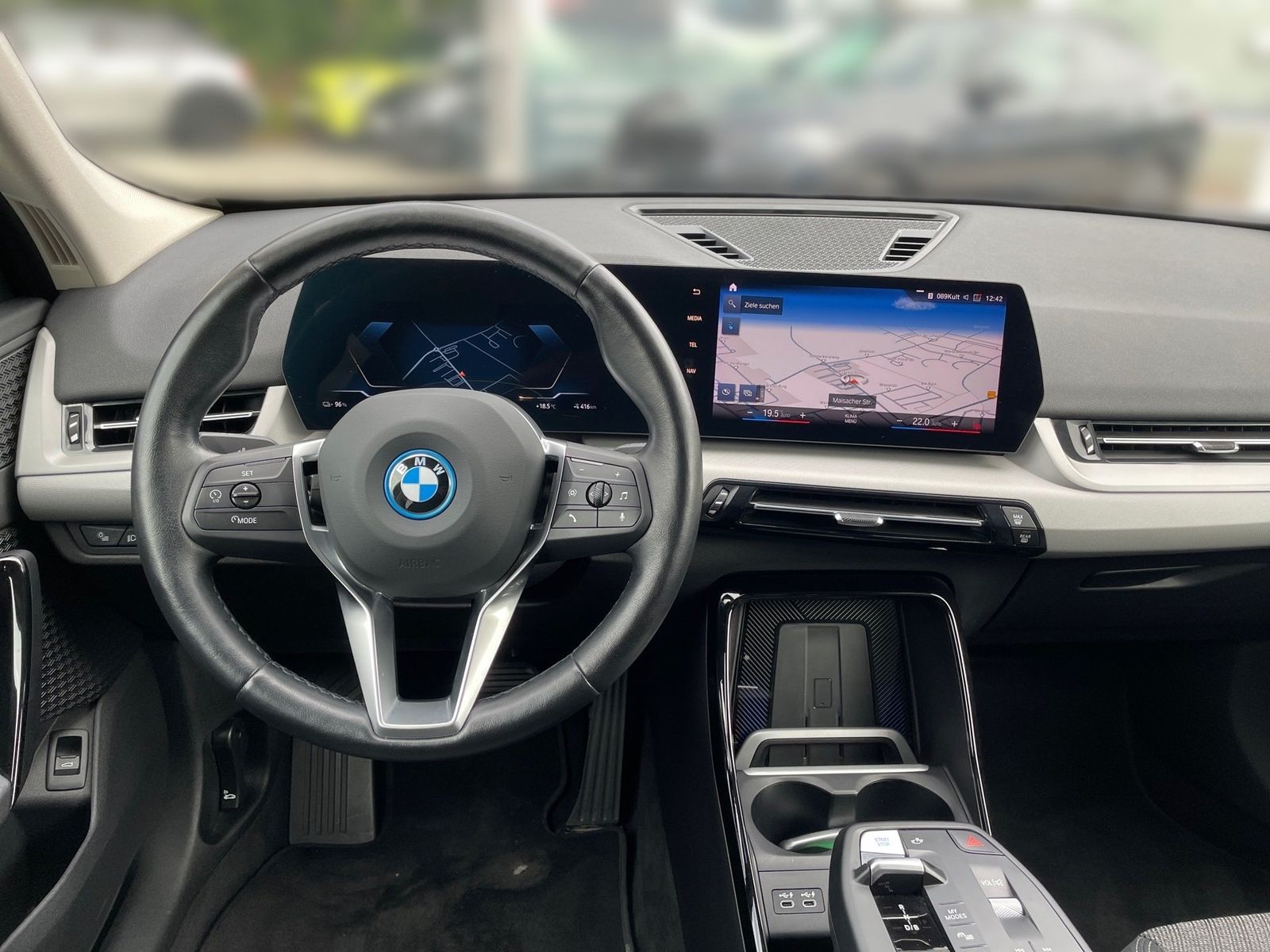 BMW iX1 xDrive30 Navi DA adapt. LED DAB PA RFK foto 3