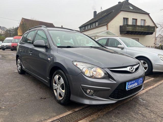 Hyundai i30 CW blue 1.4 Classic - 1. Hand - TÜV 10/2025