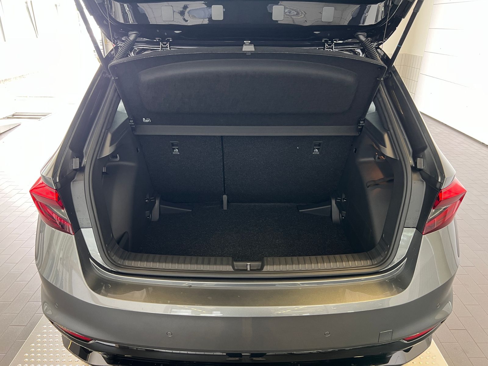 Fahrzeugabbildung SKODA Fabia Monte Carlo 1.0 TSI *LED, 17" LM-Felge, Kl