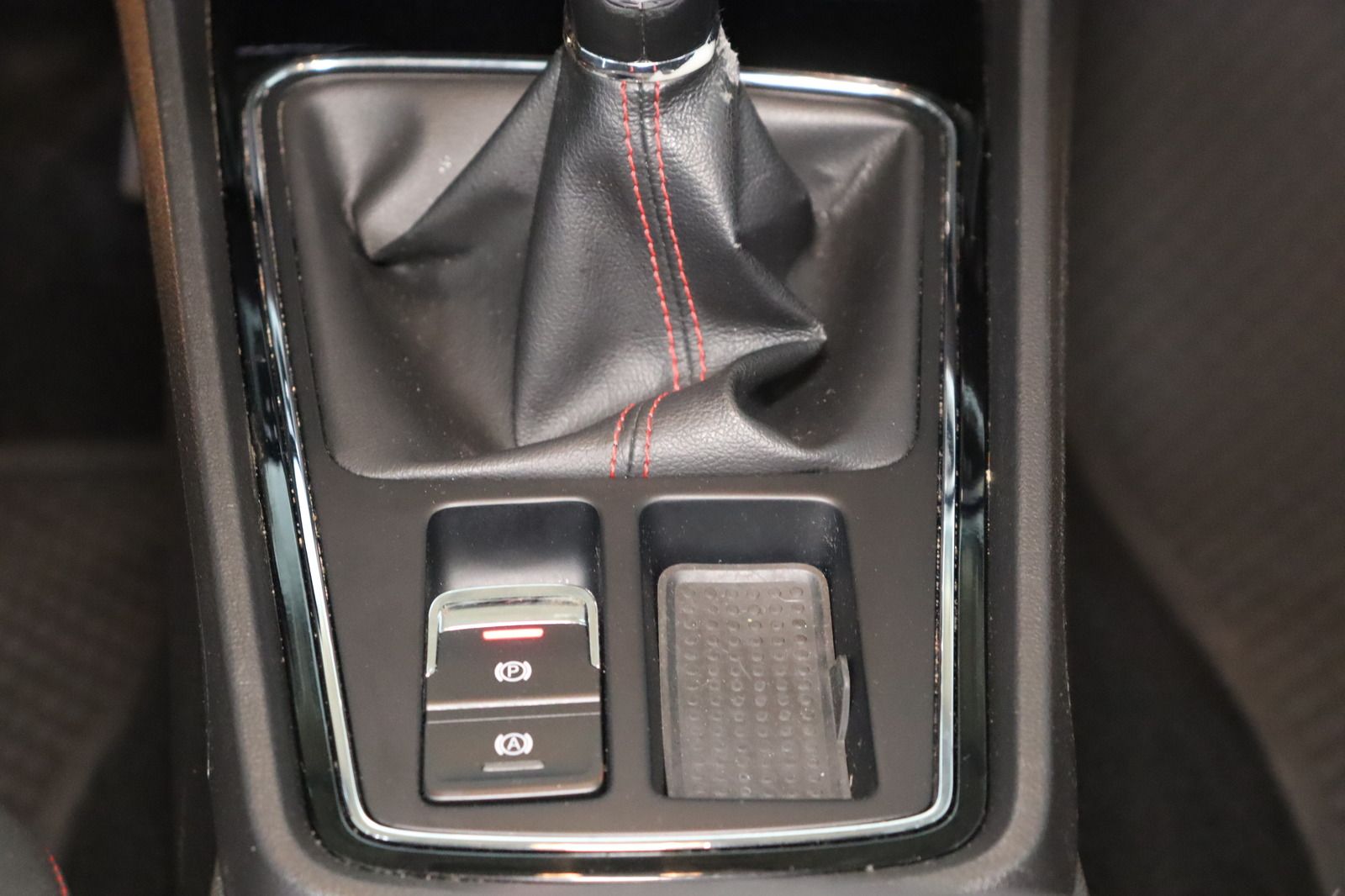 Fahrzeugabbildung SEAT Leon ST 1.4 FR LE 1. Hand * LED * Navi