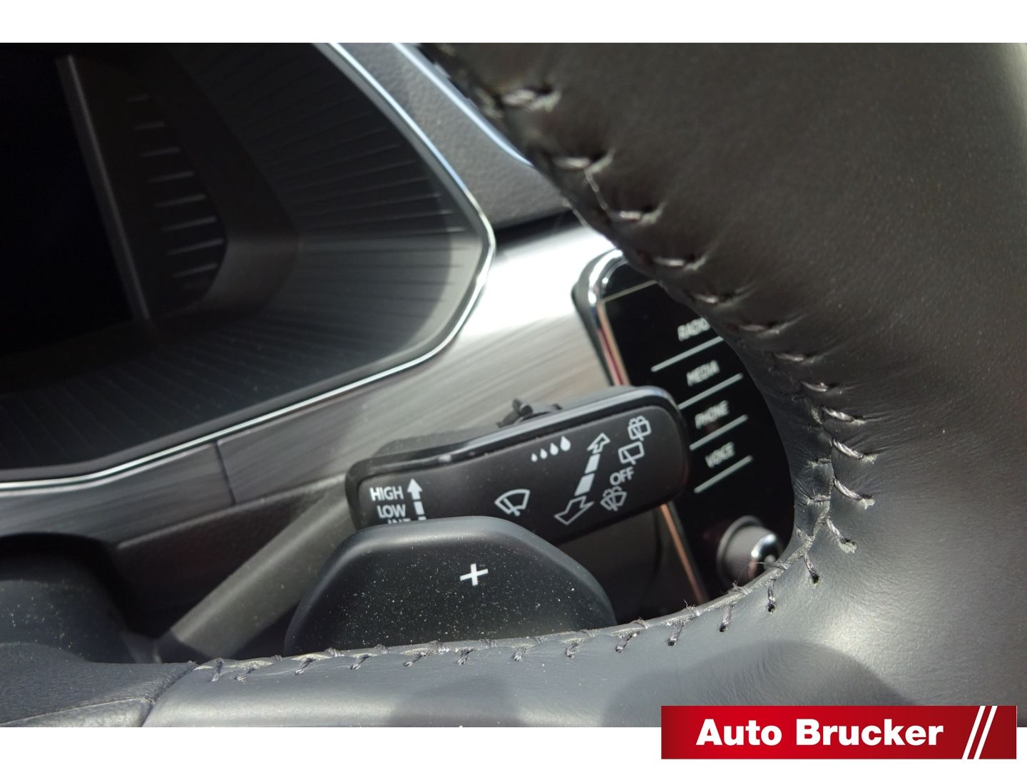Skoda Superb Combi Ambition 2.0 TDI Navi Alu FSE LED foto 13